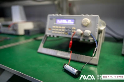 Comparaison de l'état actuel des piles rechargeables au lithium-ion et des pi...