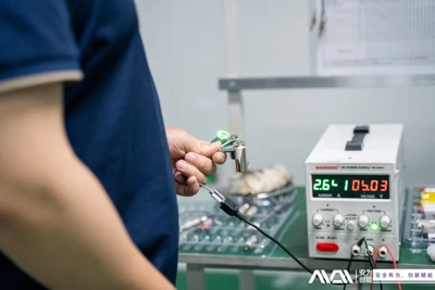 Qu'en est-il de la technologie de charge rapide pour les batteries au lithium ?