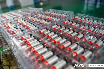 Les batteries au lithium rechargeables peuvent-elles être transportées à bord ?